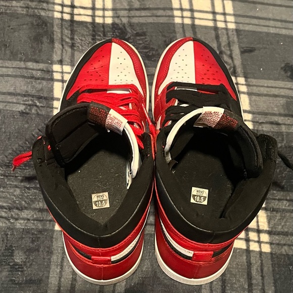 Jordan 1 Retro High (Homage to home) Non-Numbered - Picture 2 of 6